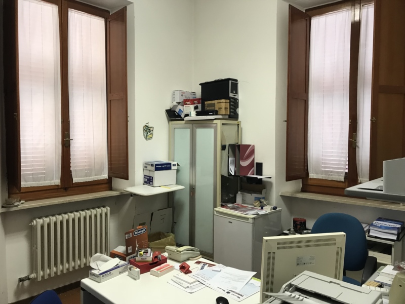 Ancona Centro affittiamo ufficio